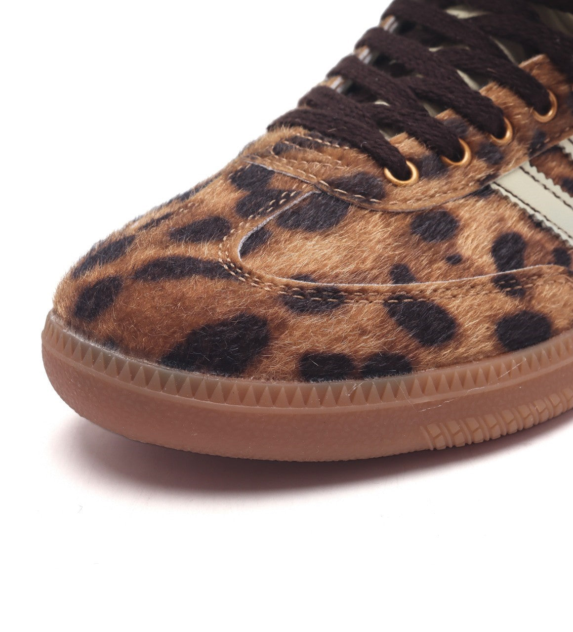 ADDS | EDICIÓN ESPECIAL DE ZAPATILLAS DE LEOPARDO