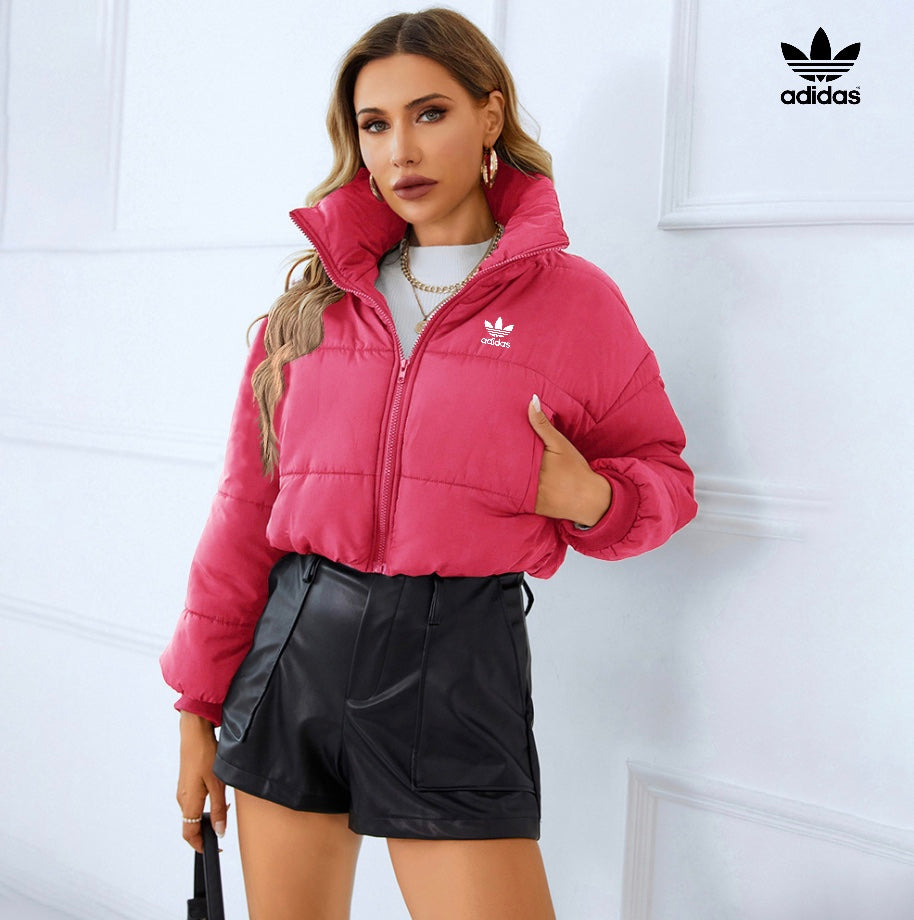 Chaqueta acolchada con cremallera y cuello alto para mujer